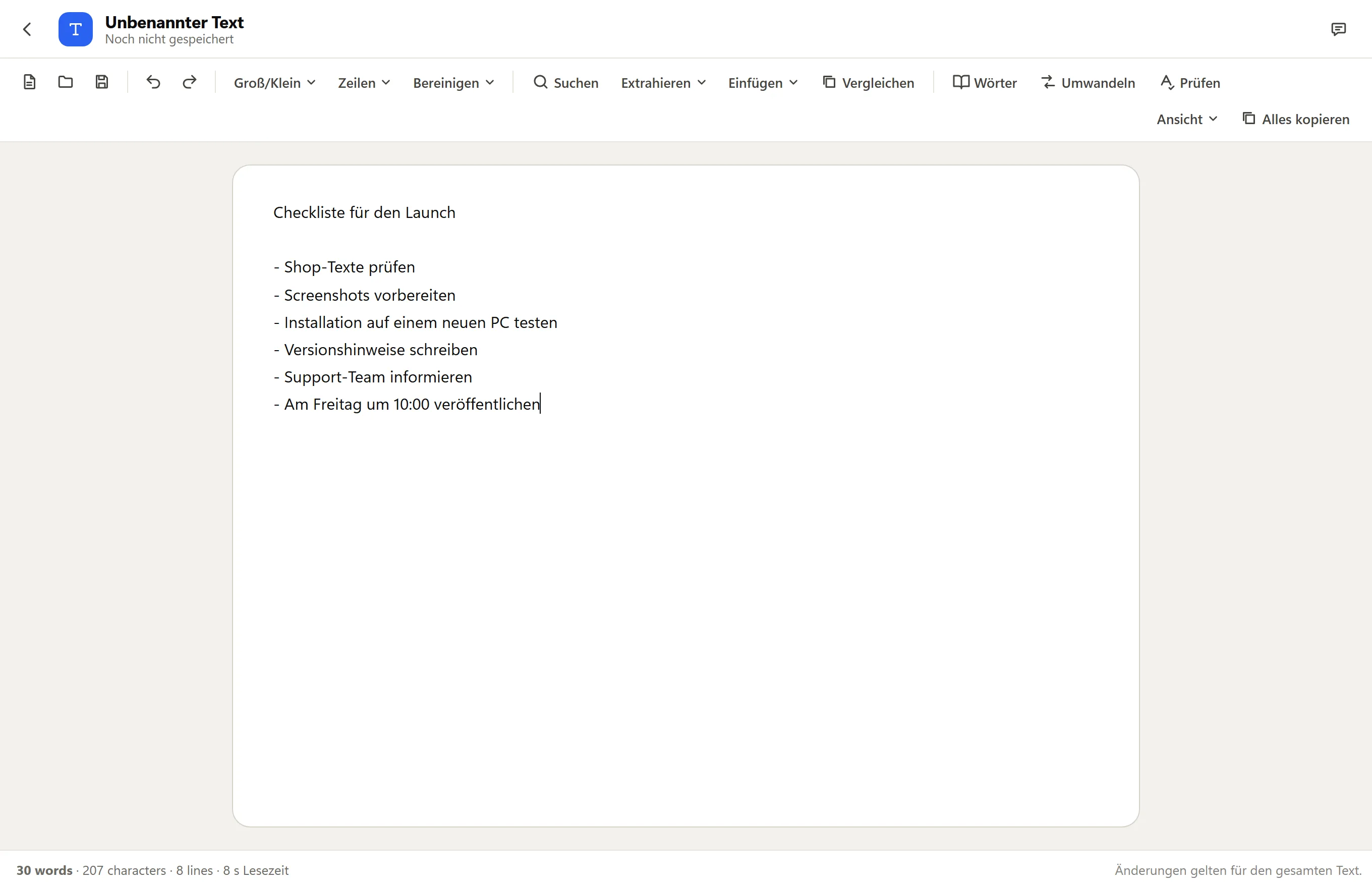 Das Textstudio von Octoolo mit einer eingetippten Launch-Checkliste: oben die Menüs Groß/Klein, Zeilen, Bereinigen, Suchen, Extrahieren, Einfügen und Vergleichen, unten die Wort- und Zeichenzahl.