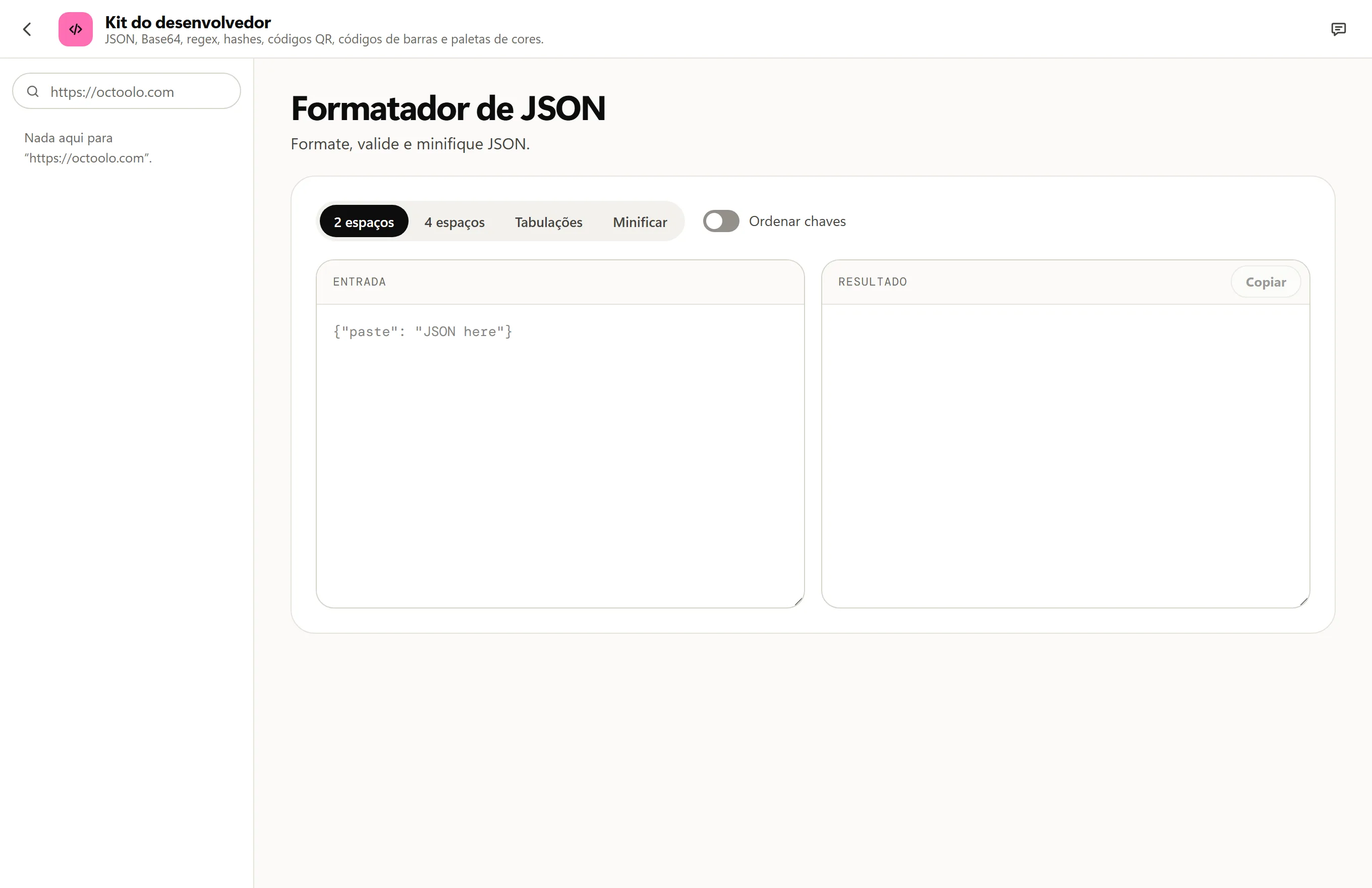Kit do desenvolvedor do Octoolo no gerador de QR code: um QR code para octoolo.com com tamanho, correção de erros e cores, e os botões Salvar PNG e Salvar SVG.